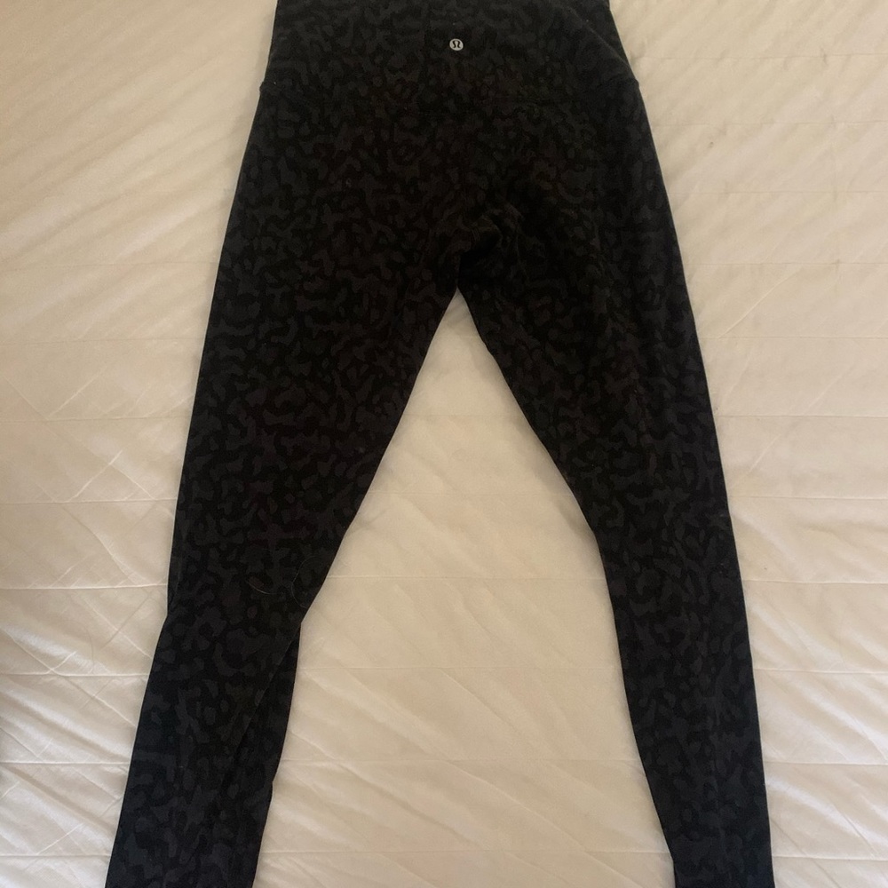 Lululemon Align 25” Camo deep coal multi size 10